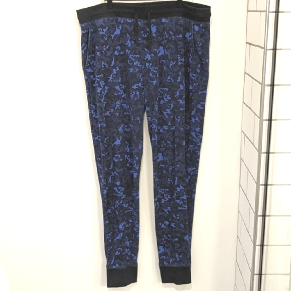Greyson Blue Maltese Camo Gotham Jogger Sweatpants
